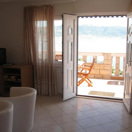 Apartman By The Sea Slatine, Ciovo - 17456 *