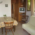 Apartamento By The Sea Slatine, Ciovo - 17456
